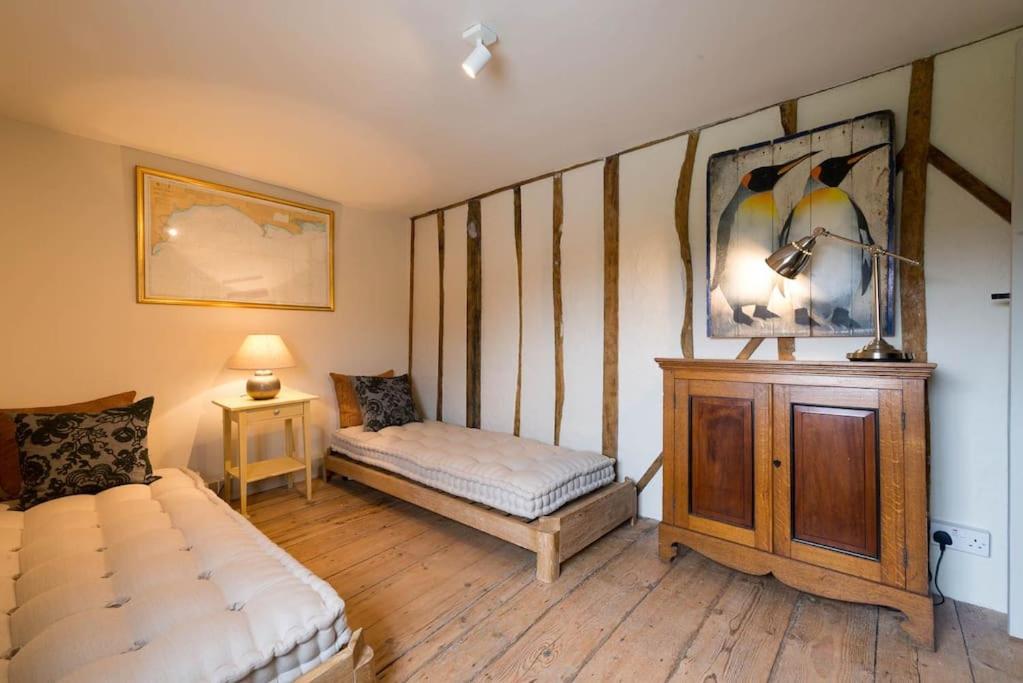 Navigation Cottage On The Historic Sea Lock Overlooking The Nature Reserve Maldon Exteriér fotografie